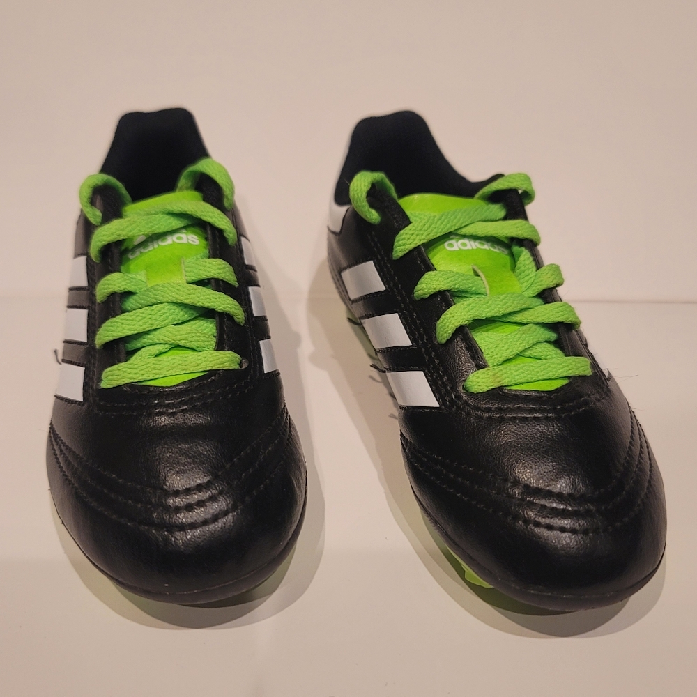 Pre-owned Adidas Kid Black and Green Cleats.